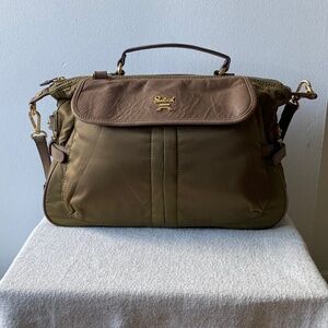 Green multi pocket bag